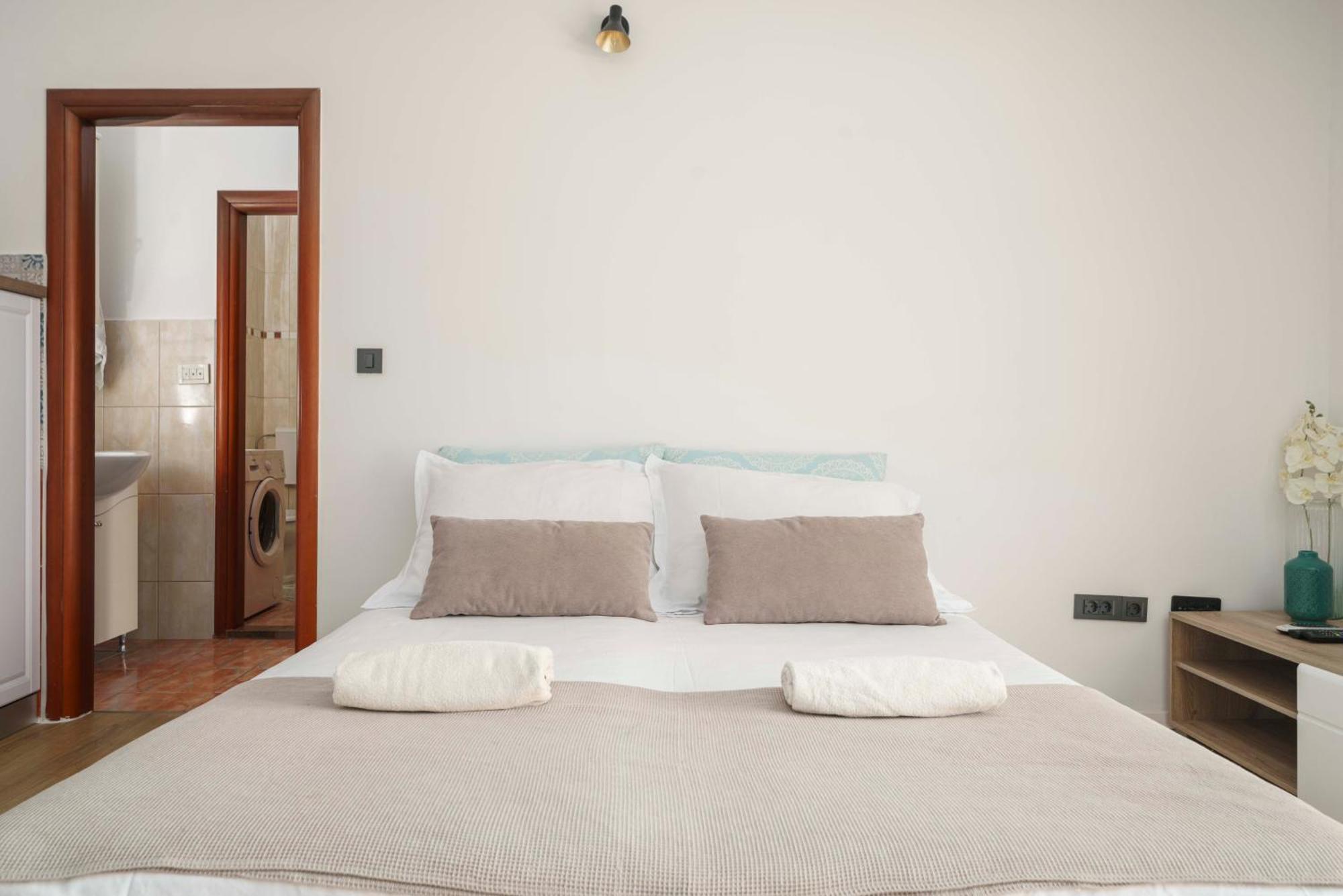 Apartments Vitis - City Centre - Free Parking Vodice Bagian luar foto