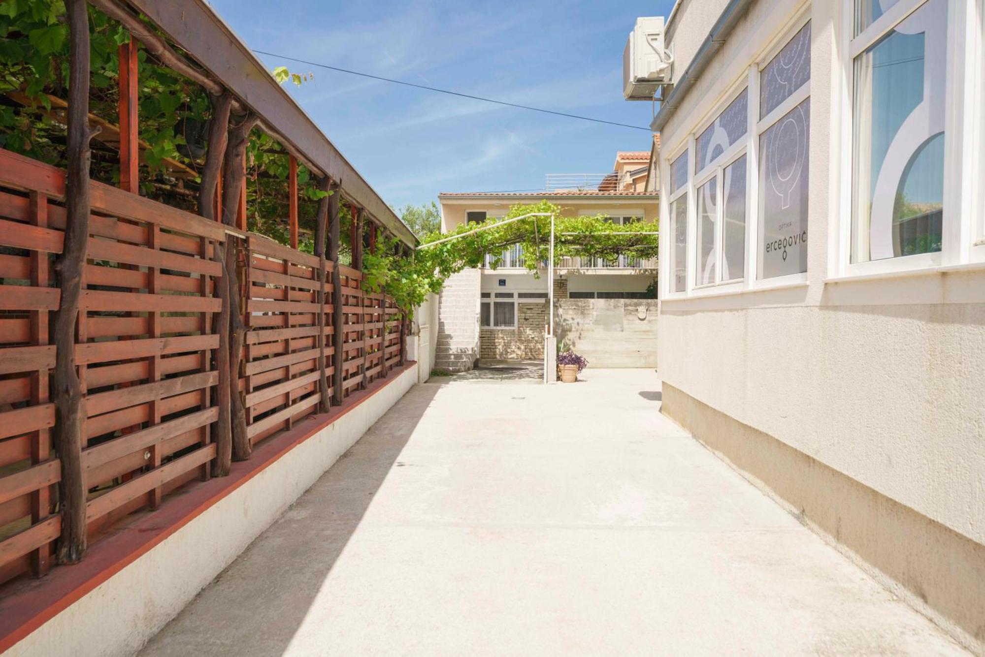 Apartments Vitis - City Centre - Free Parking Vodice Bagian luar foto