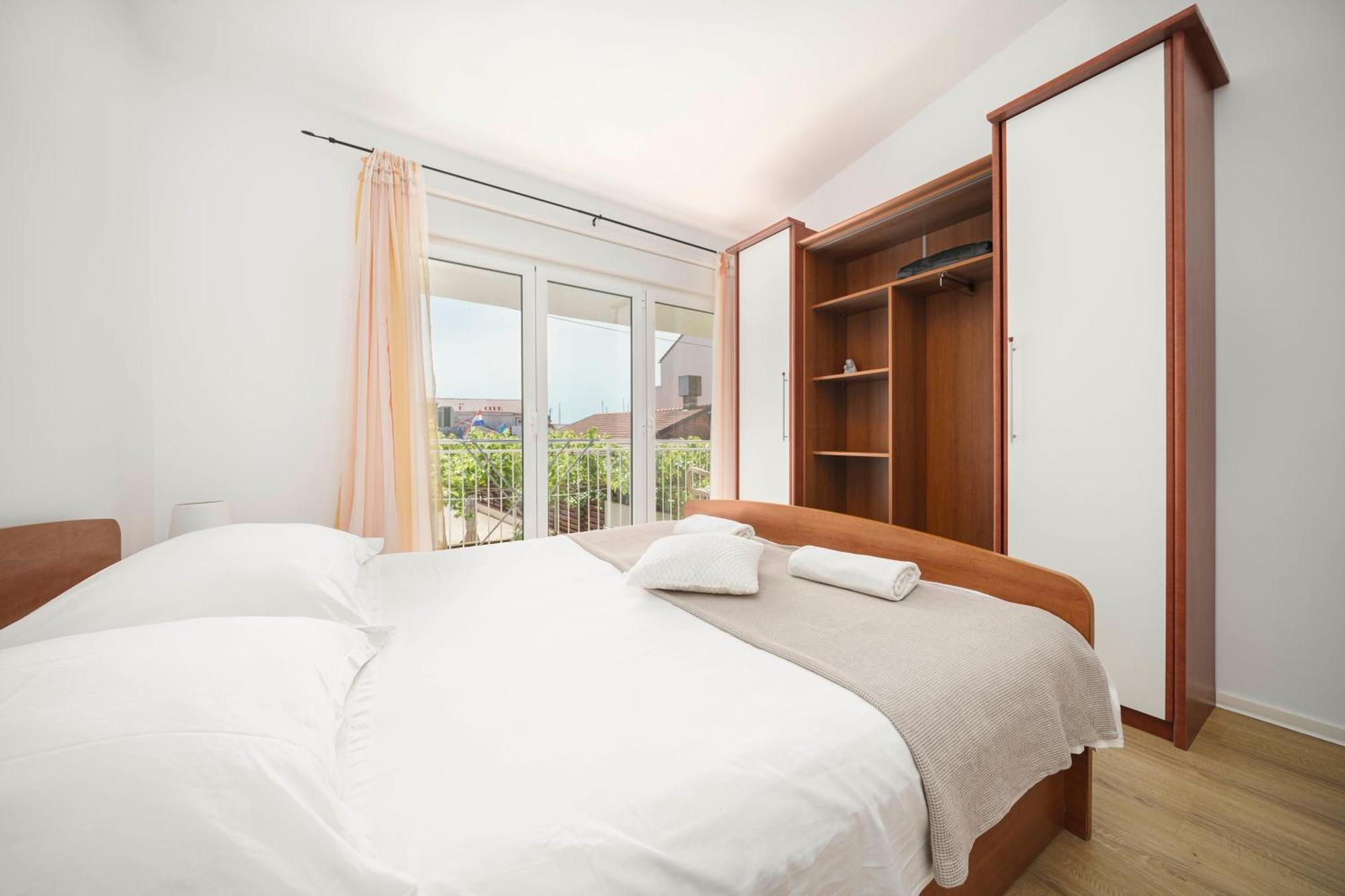 Apartments Vitis - City Centre - Free Parking Vodice Bagian luar foto