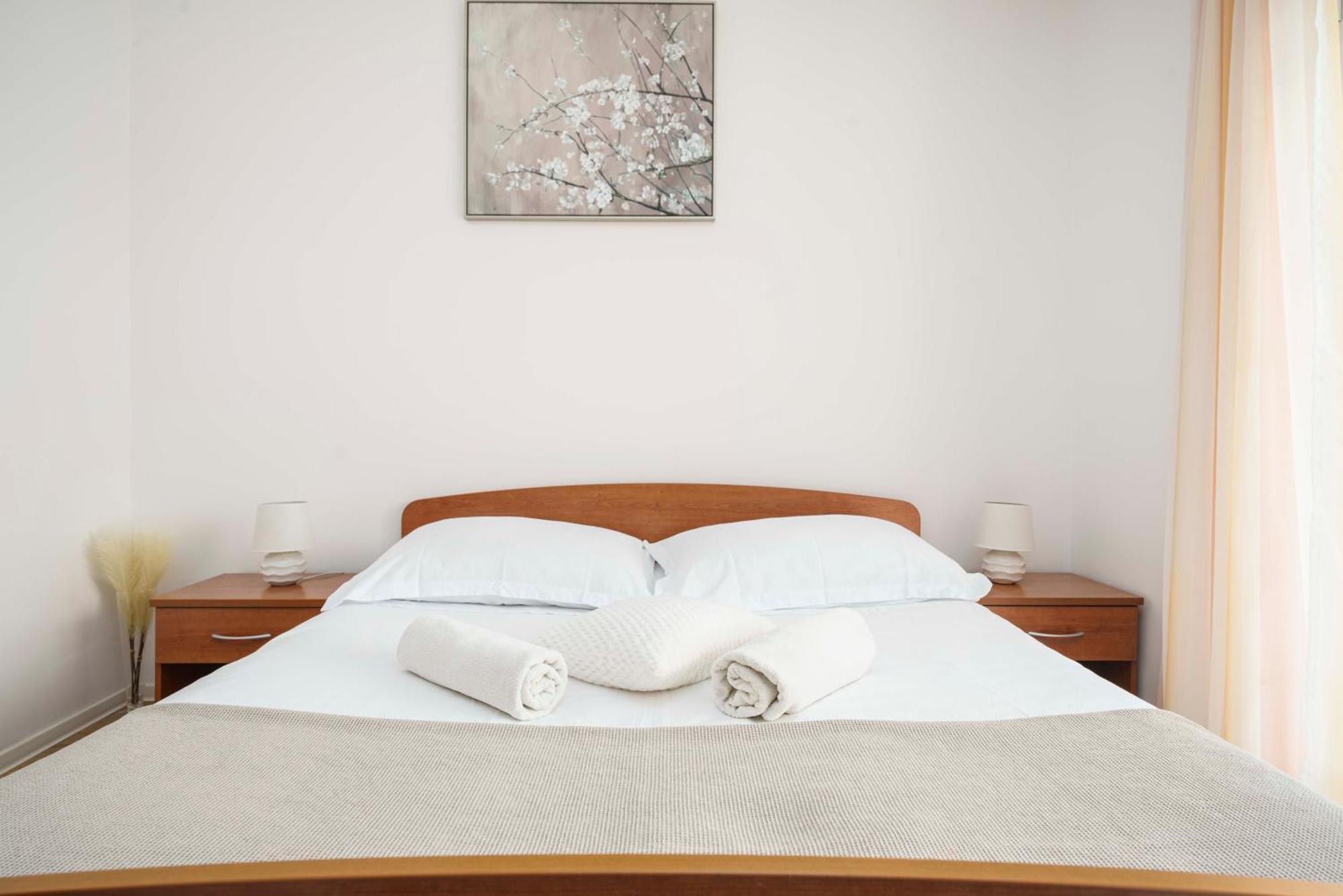Apartments Vitis - City Centre - Free Parking Vodice Bagian luar foto