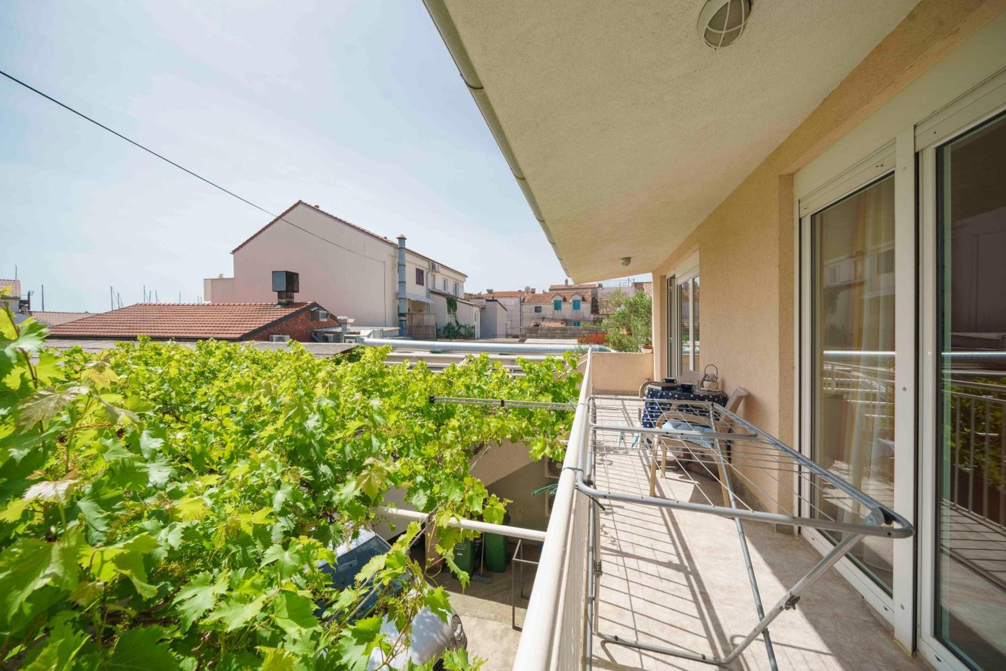 Apartments Vitis - City Centre - Free Parking Vodice Bagian luar foto