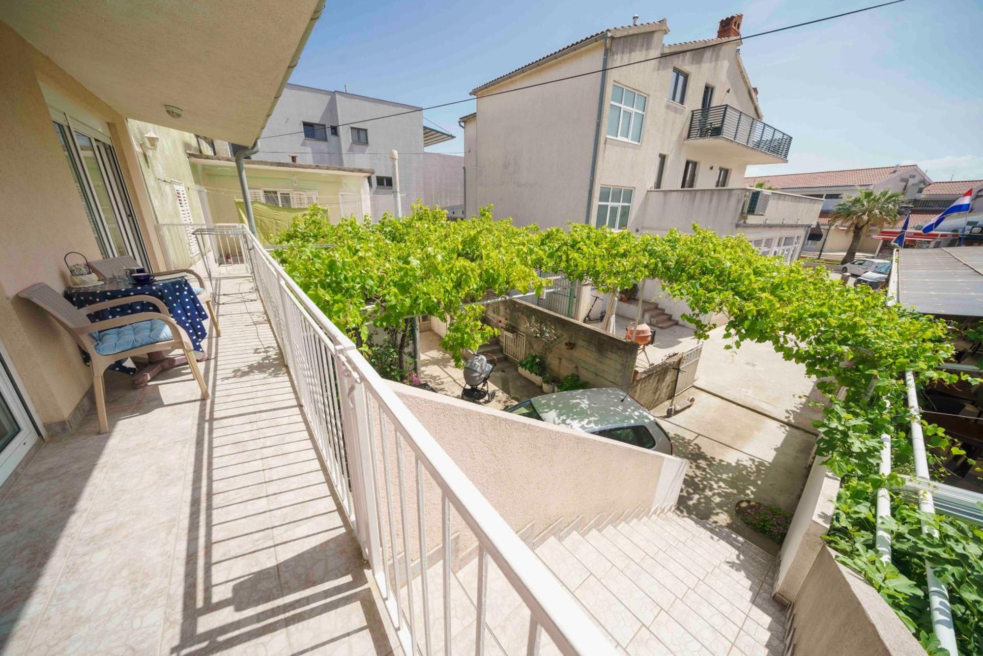 Apartments Vitis - City Centre - Free Parking Vodice Bagian luar foto