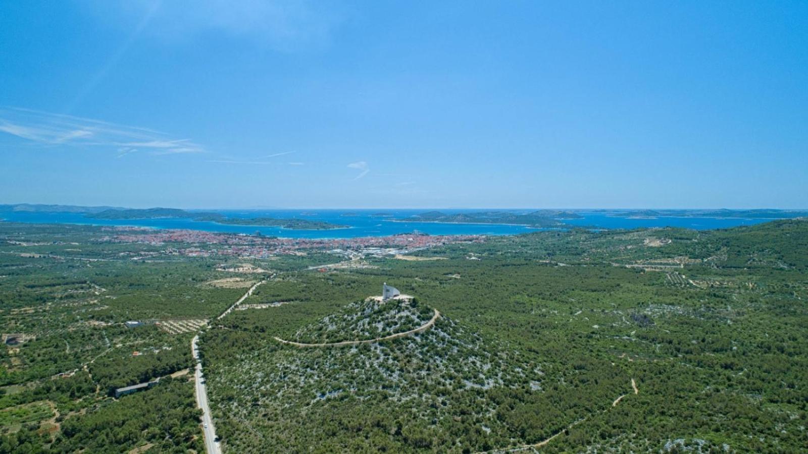 Apartments Vitis - City Centre - Free Parking Vodice Bagian luar foto